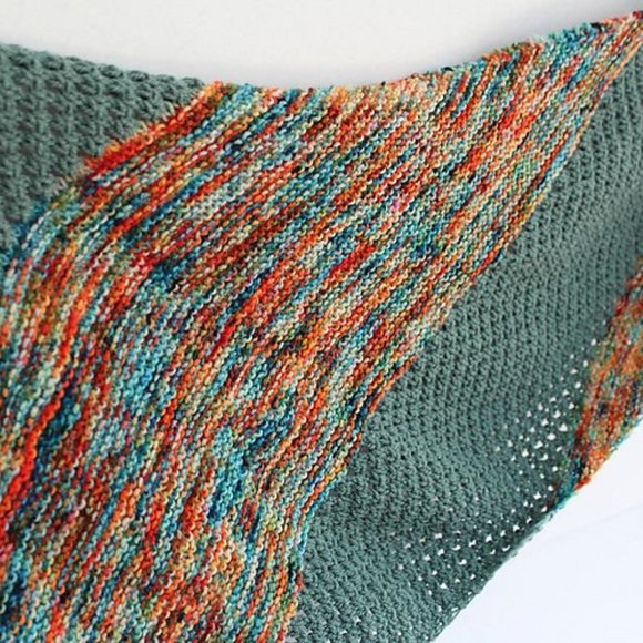 One of a kind hand knit shawl (100% wool) - Picture 2 of 4